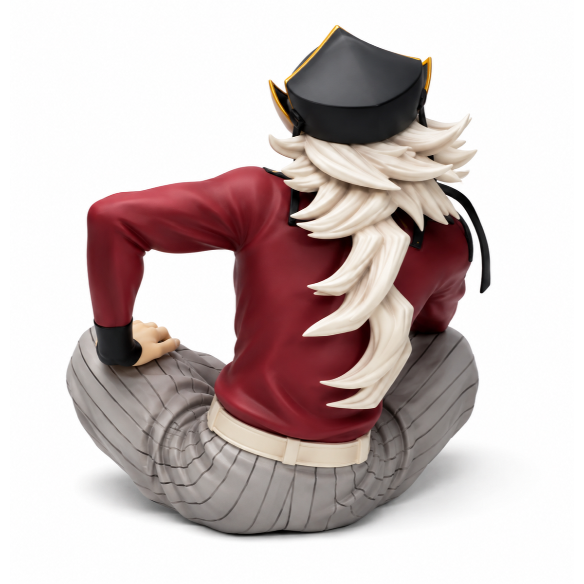 Figurine Douma en tailleur