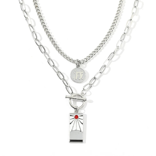 Collier à deux chaînes superposées, médaillon rond au kanji de la destruction et plaque rectangulaire en dessous