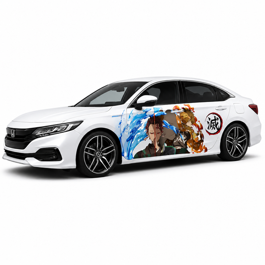 Berline blanche portant un sticker Demon Slayer sur le flanc, personnages entre effets d'eau et de feu