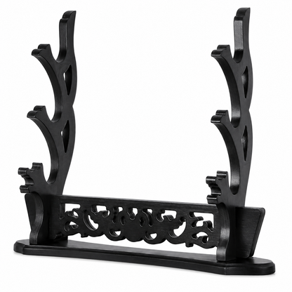 Support de katana à poser en bois noir ajouré, trois berceaux superposés et base sculptée en volutes